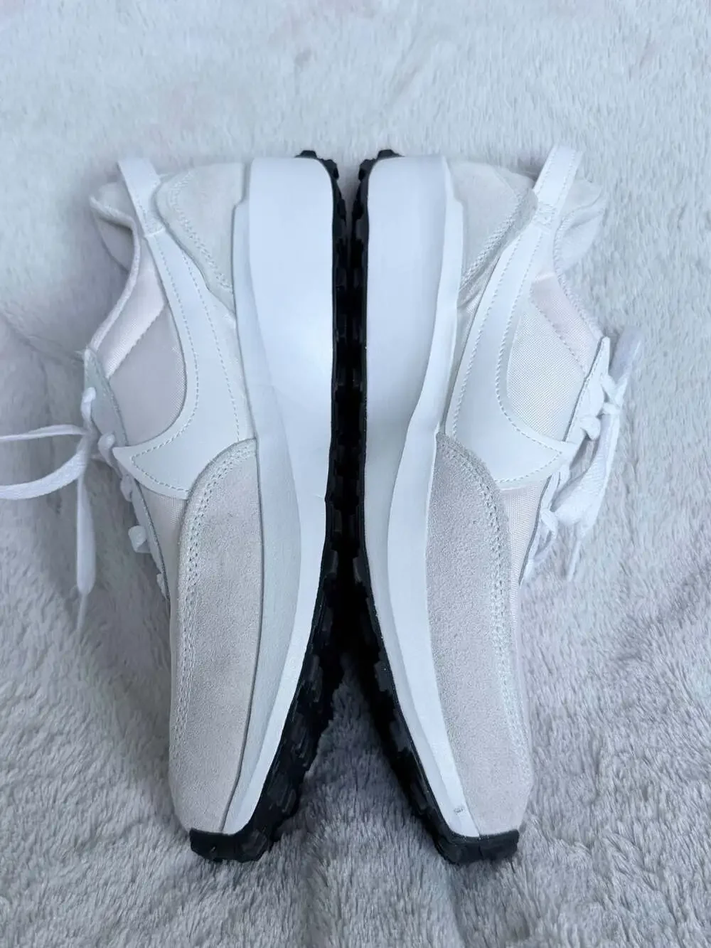 Nike Women's Waffle Debut Casual Sneakers, White/Grey (DH9523-100)